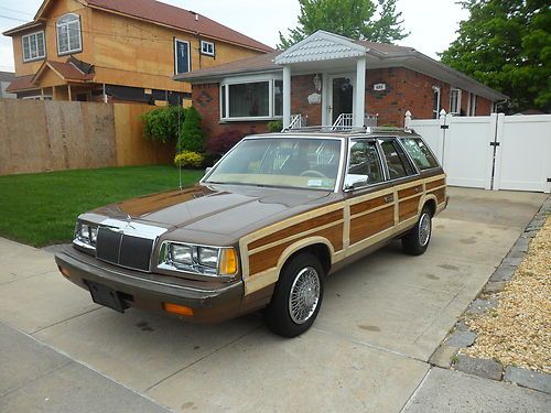 1988 chrysler town ans country woody station wagon