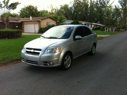 2010 chevrolet aveo lt sedan 4-door 1.6l