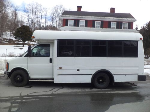 2000 chevrolet express cu wheelchair van dual wheel