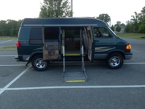 Van wheelchair handicap dodge ramp lift 1500 high top  power vision  very clean