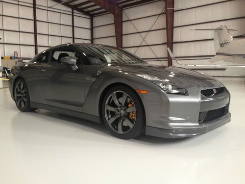 2009 nissan gt-r premium coupe