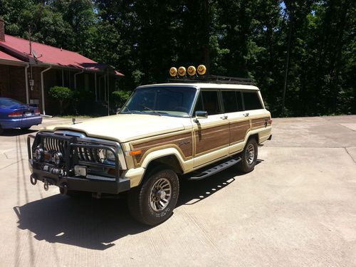 1988 jeep grand wagoneer!! very nice!! no reserve!!