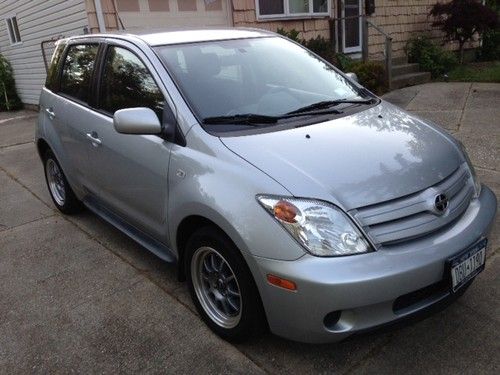 2004 scion xa base hatchback 5-door 1.5l