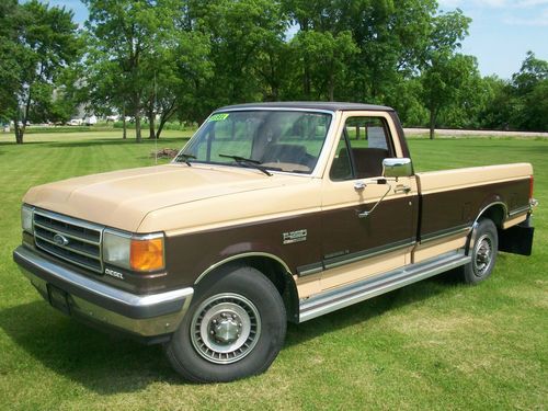 1989 ford f250 7.3l diesel. xlt lariat  66,500 miles 2x4 f-250 7.3