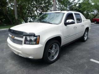 2013 chevrolet avalanche 2wd crew cab ltz nav  rear dvd black diamond edition