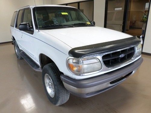 1996 ford explorer 4dr (cooper lanie 765-413-4384)