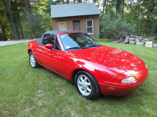 1990 Mazda Miata (red), 33k Miles, One Family Owner, GREAT CONDITION, image 3