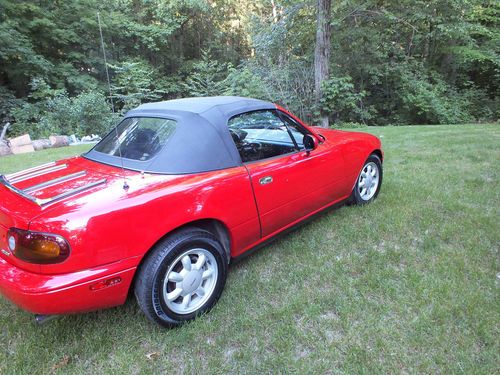 1990 Mazda Miata (red), 33k Miles, One Family Owner, GREAT CONDITION, image 5