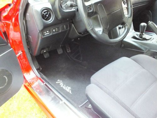 1990 Mazda Miata (red), 33k Miles, One Family Owner, GREAT CONDITION, image 11