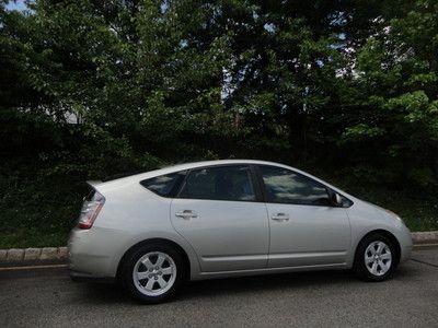 2004 toyota prius hatchback, 1.5l 4-cyl hybrid cvt, one owner, carfax report