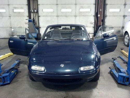 1997 mazda miata base convertible 2-door 1.8l