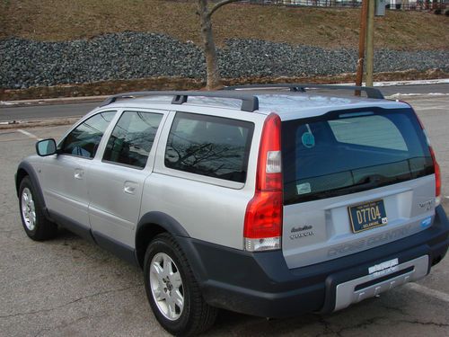 2005 Volvo XC70 Base Wagon 4-Door 2.5L, image 4