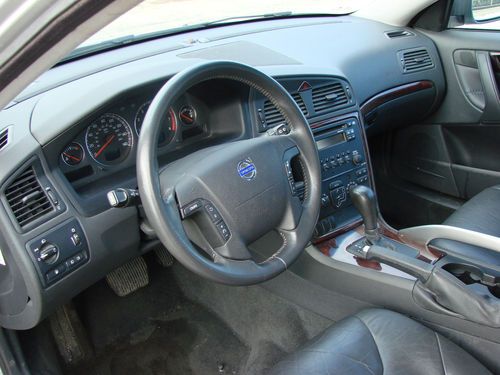 2005 Volvo XC70 Base Wagon 4-Door 2.5L, image 5