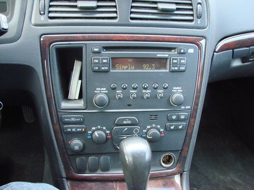 2005 Volvo XC70 Base Wagon 4-Door 2.5L, image 10