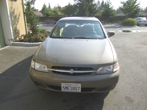 1998 nissan altima gxe sedan 4-door 2.4l - 101,473 miles - well maintained