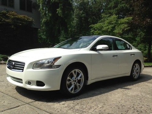 2013 nissan maxima sv sedan 4-door 3.5l