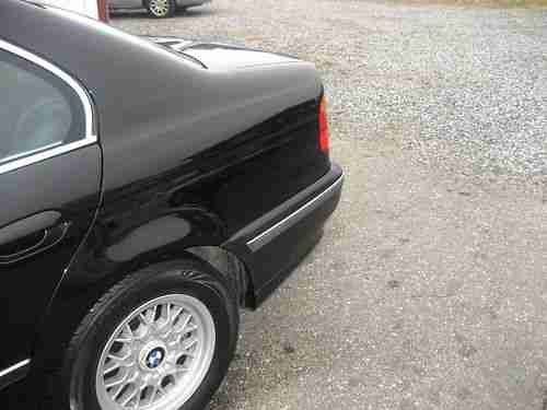 1998 BMW 528 I BLACK BEAUTY STARTS AND DRIVES NEEDS HEADGASKET AND NO RESERVE, image 5