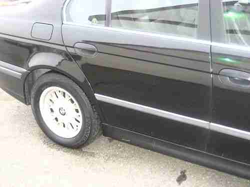 1998 BMW 528 I BLACK BEAUTY STARTS AND DRIVES NEEDS HEADGASKET AND NO RESERVE, image 10