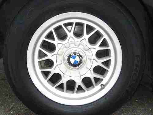 1998 BMW 528 I BLACK BEAUTY STARTS AND DRIVES NEEDS HEADGASKET AND NO RESERVE, image 13