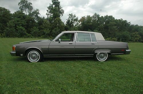 "time-capsule survivor!"  very low mileage, all original, 1984 olds 98 regency