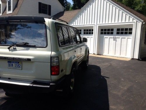 1996 Toyota Land Cruiser Base Sport Utility 4-Door 4.5L, image 2