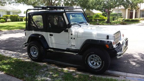 2004 jeep wrangler x,4x4, 6 cyl, 4.0 liter, auto, a/c, no reserve