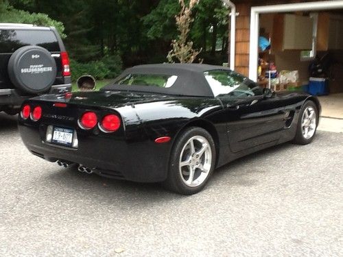 2001 chevrolet corvette base convertible 2-door 5.7l