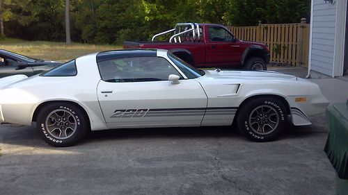 1980 z-28 #'s matching 4-speed t-top rare color combo black/white
