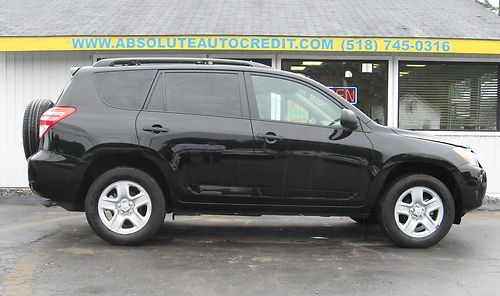 2010 toyota rav 4,  2.5l i4 sfi engine, one owner, rebuilt salvage