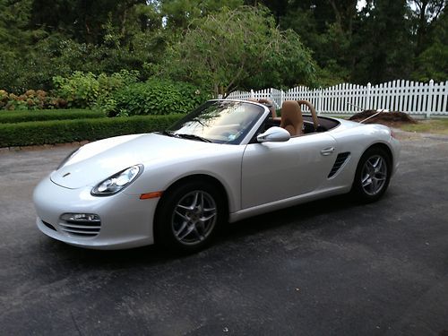 2011 porsche boxster convertible low miles wht / sand lea