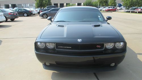 2010 dodge challenger r/t coupe 2-door 5.7l