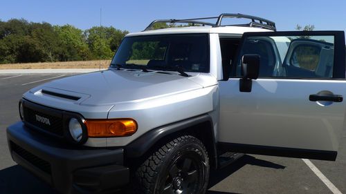 2007 toyota fj cruiser, 86 k miles, 4wd, clean title