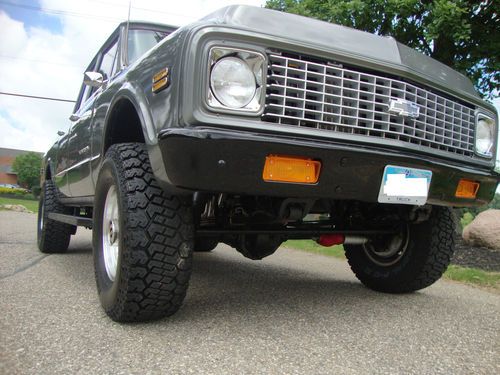 1971 chevy suburban - customized to c-20 3 door pick up truck