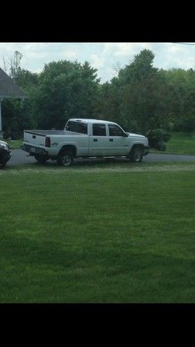 2005 White Chevrolet Silverado 2500HD, US $16,750.00, image 2