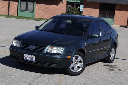 Turbo diesel, 46 mpg, runs great! 5-speed manual, rust free *100 pics*