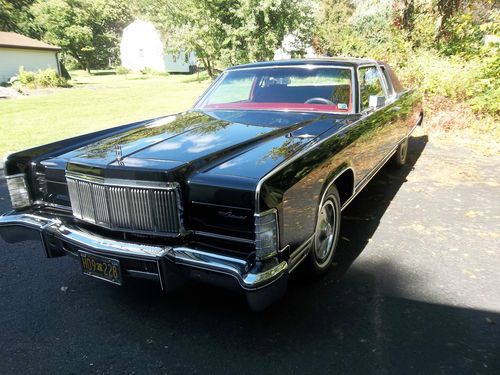 1976 lincoln continental town coupe 2-door  black ext red int  only 24,625 miles