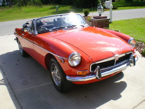1974 MG MGB Base Convertible 2-Door 1.8L, image 2