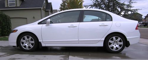2009 honda civic lx sedan 4-door 1.8l automatic - super low miles!