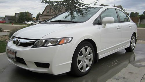 2009 Honda Civic LX Sedan 4-Door 1.8L Automatic - Super Low Miles!, image 2