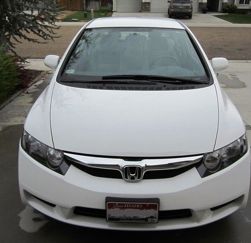 2009 Honda Civic LX Sedan 4-Door 1.8L Automatic - Super Low Miles!, image 4