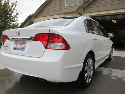 2009 Honda Civic LX Sedan 4-Door 1.8L Automatic - Super Low Miles!, image 8