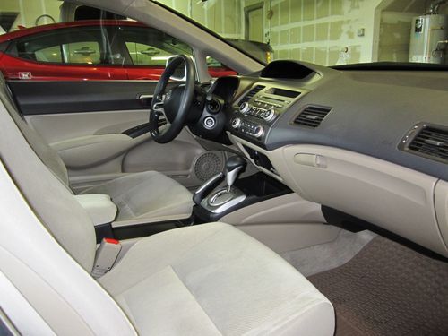 2009 Honda Civic LX Sedan 4-Door 1.8L Automatic - Super Low Miles!, image 14