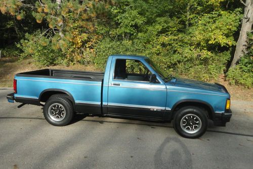 1992 chevy s-10 truck, v6, 5 speed manual, only 86k miles, very nice truck