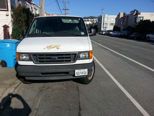 2004 ford econoline e-250 base extended cargo van 2-door 5.4l white tow package.