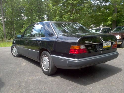 '90 Mercedes 300E 4 Door, Collection Grade. Runs Excellent, Fly In Drive Home., image 2