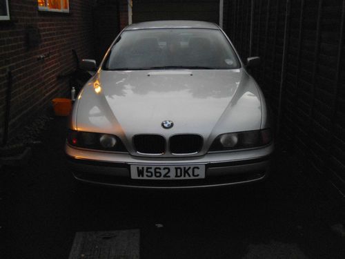 4 door salon, silver, alloy wheels, w reg 2000 year, 2500 petrol, se model