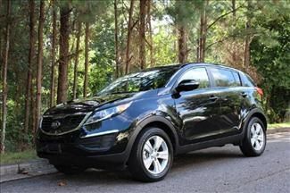 2013 kia sportage lx - black on black - clean carfax