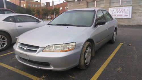 1998 honda accord lx 177,242 miles have key starts and runs cracked windshield