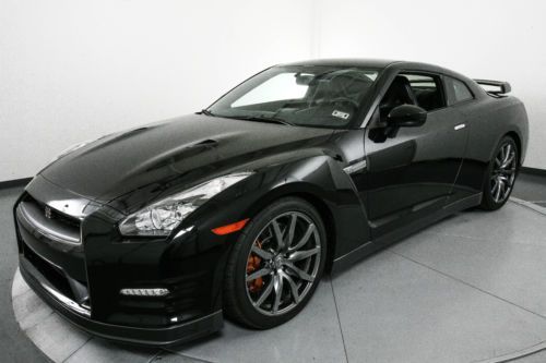 2013 nissan gt-r premium coupe 2-door 3.8l