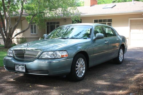 2004 lincoln town car signature series